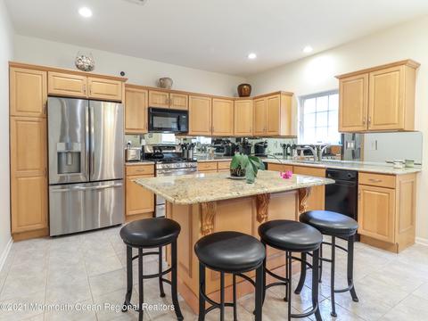 89 Iris Ct, Holmdel, NJ 07733 photo 21