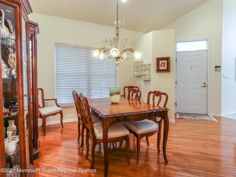89 Iris Ct, Holmdel, NJ 07733 photo 10