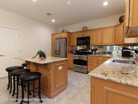 89 Iris Ct, Holmdel, NJ 07733 photo 22