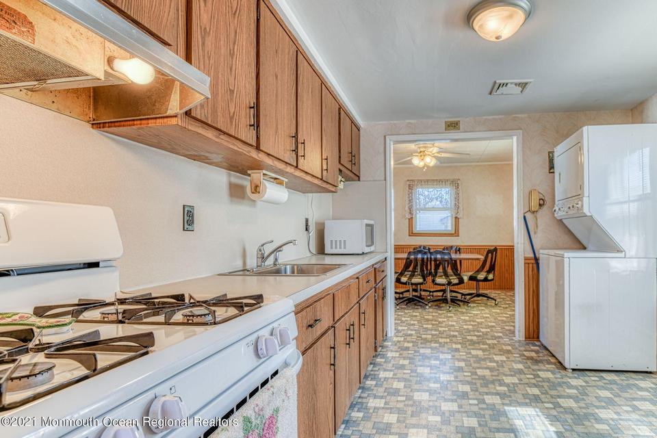  10 Snyder Ave, Keansburg, NJ 07734 photo 18