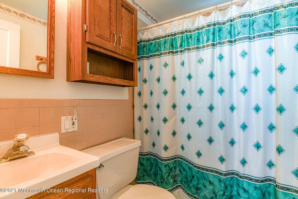  10 Snyder Ave, Keansburg, NJ 07734 photo 15