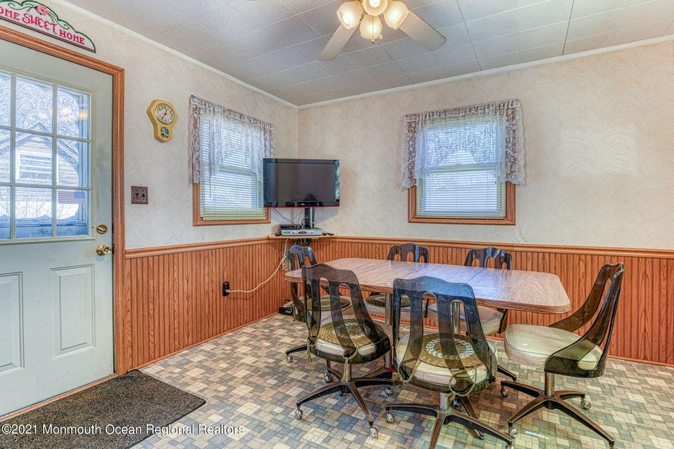  10 Snyder Ave, Keansburg, NJ 07734 photo 22
