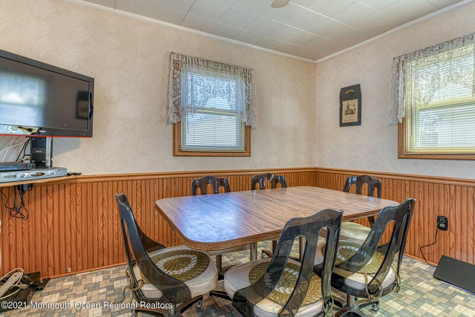  10 Snyder Ave, Keansburg, NJ 07734 photo 24