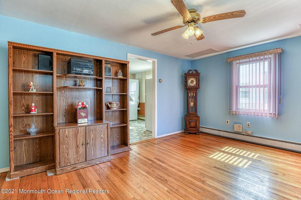  10 Snyder Ave, Keansburg, NJ 07734 photo 5