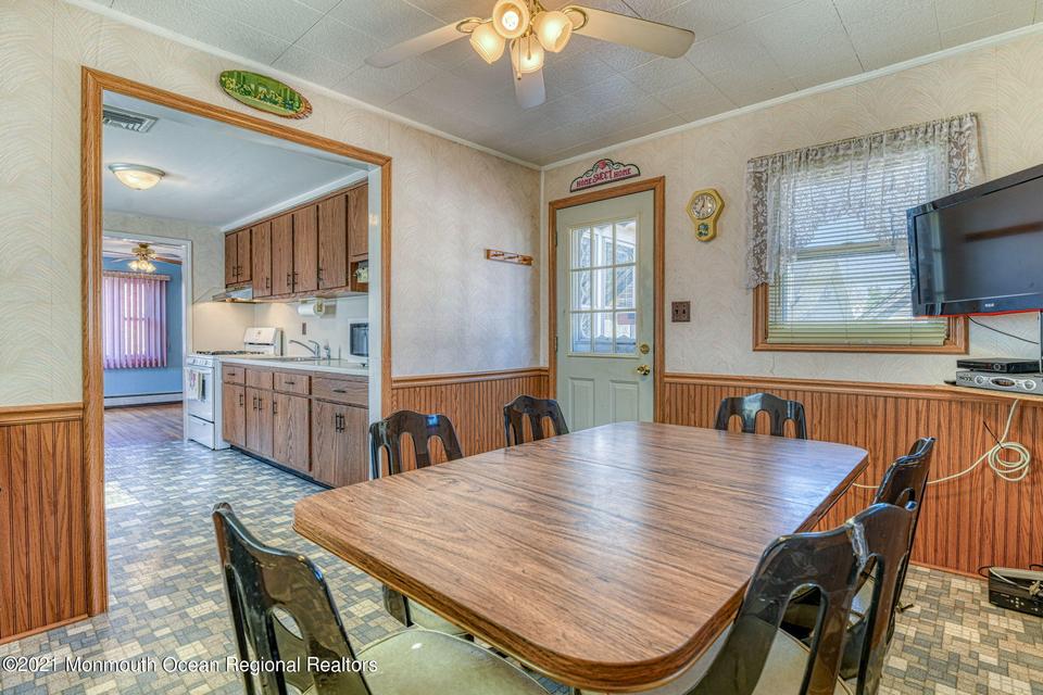  10 Snyder Ave, Keansburg, NJ 07734 photo 23