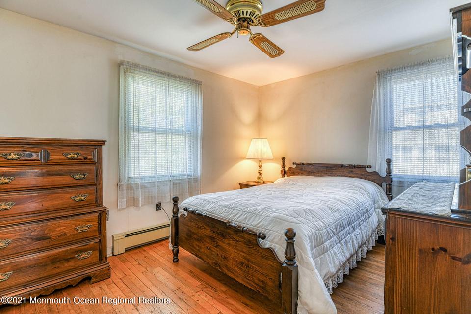  10 Snyder Ave, Keansburg, NJ 07734 photo 12