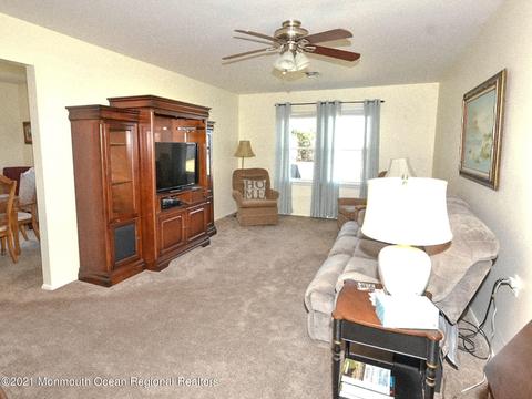 31 Pheasant Dr, Brick, NJ 08724 photo 4