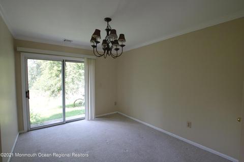 19 Mainbraid Ct, Tinton Falls, NJ 07753 photo 4
