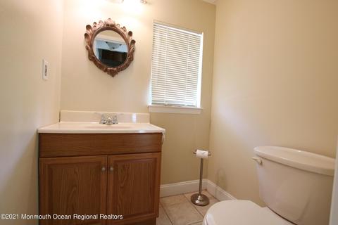 19 Mainbraid Ct, Tinton Falls, NJ 07753 photo 8