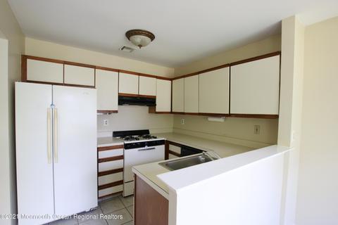19 Mainbraid Ct, Tinton Falls, NJ 07753 photo 6