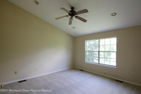 19 Mainbraid Ct, Tinton Falls, NJ 07753 photo 11