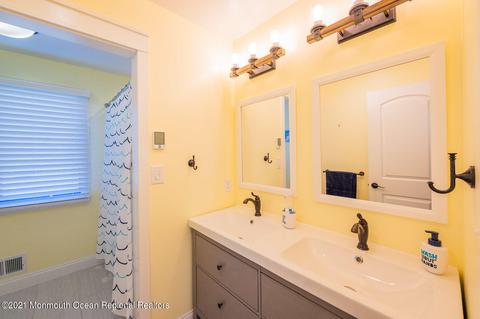 16 Dearborn Dr, Holmdel, NJ 07733 photo 17