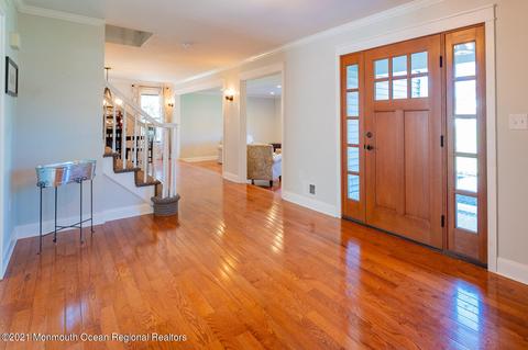 16 Dearborn Dr, Holmdel, NJ 07733 photo 2