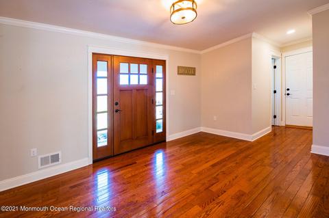 16 Dearborn Dr, Holmdel, NJ 07733 photo 4