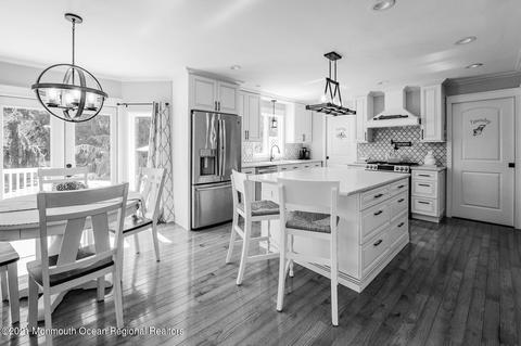 16 Dearborn Dr, Holmdel, NJ 07733 photo 9