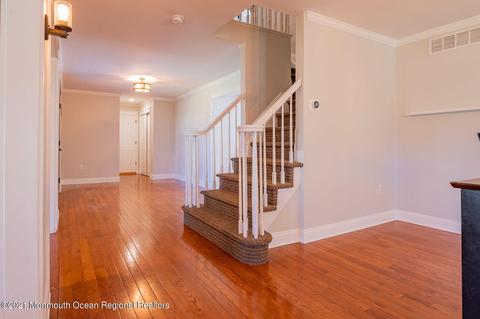 16 Dearborn Dr, Holmdel, NJ 07733 photo 5
