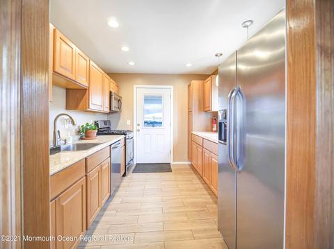 21 Crescent Rd, Edison, NJ 08817 photo 7