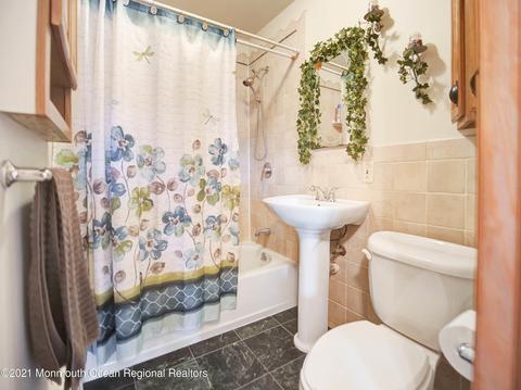 21 Crescent Rd, Edison, NJ 08817 photo 11