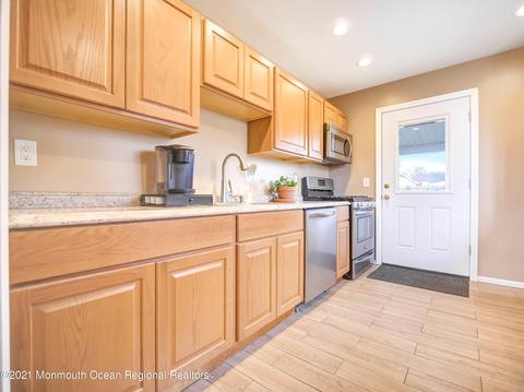 21 Crescent Rd, Edison, NJ 08817 photo 9