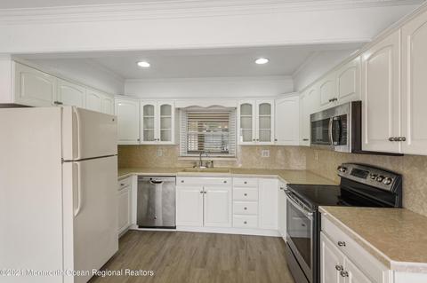5 Bechstein Dr, Matawan, NJ 07747 photo 3