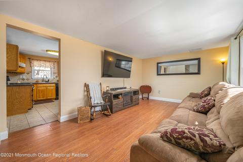 427 3rd St, Waretown, NJ 08758 photo 4