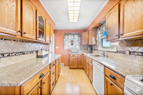 175 Walnut Dr, Brick, NJ 08724 photo 16