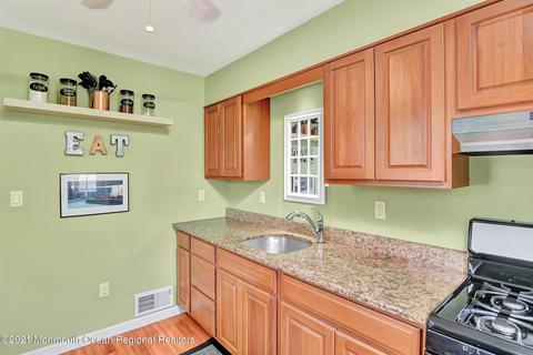 429 Howard Ave, Middlesex, NJ 08846 photo 8