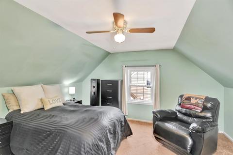 429 Howard Ave, Middlesex, NJ 08846 photo 14