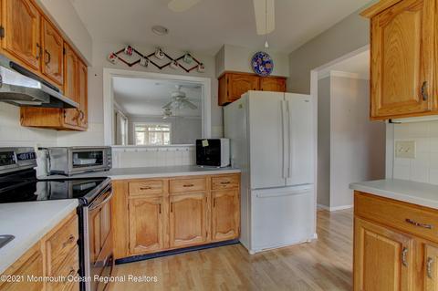 6 Pine Brook Ln, Whiting, NJ 08759 photo 3