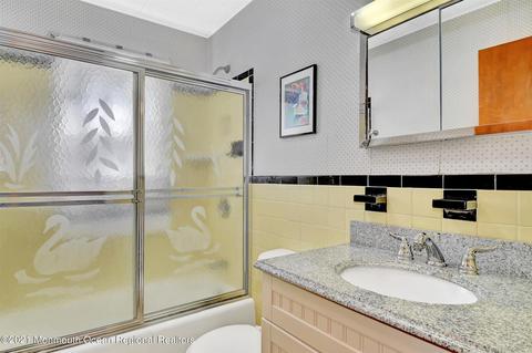 25 Edgewater Dr, Matawan, NJ 07747 photo 13