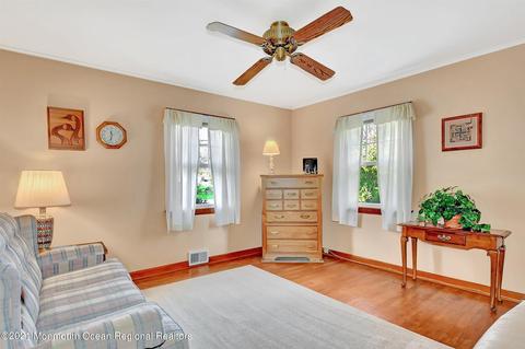 25 Edgewater Dr, Matawan, NJ 07747 photo 11