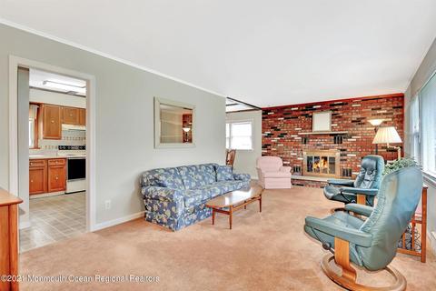 25 Edgewater Dr, Matawan, NJ 07747 photo 5