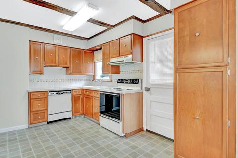 25 Edgewater Dr, Matawan, NJ 07747 photo 8
