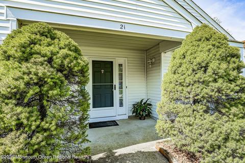 21 Chipmunk Dr, Brick, NJ 08724 photo 4