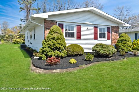 22 Phillips Rd, Brick, NJ 08724 photo 3
