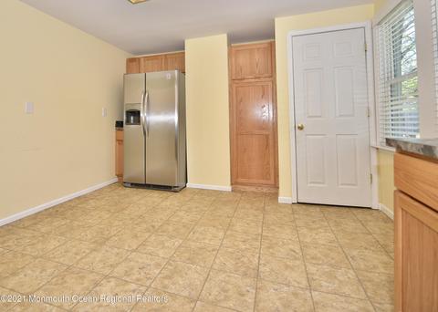 121 E Main St, Wrightstown, NJ 08562 photo 18