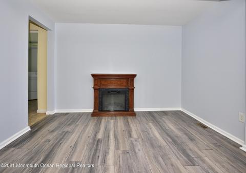 121 E Main St, Wrightstown, NJ 08562 photo 16