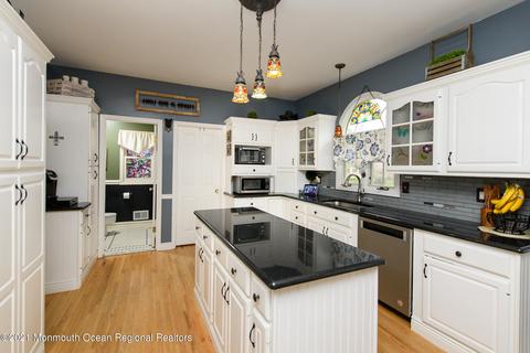 9 Sarah Ct, Matawan, NJ 07747 photo 13