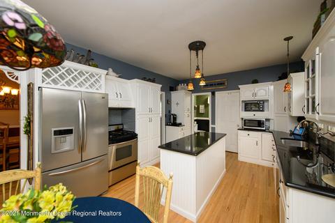 9 Sarah Ct, Matawan, NJ 07747 photo 14