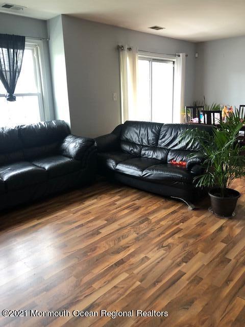 357 Sequoia Ct, Howell, NJ 07731 photo 3
