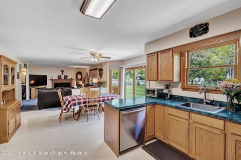 369 Sapphire Dr, Jackson, NJ 08527 photo 24