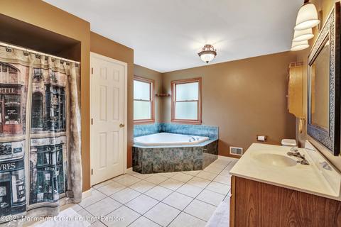369 Sapphire Dr, Jackson, NJ 08527 photo 42