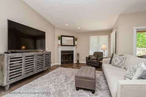 139 Redpine Loop, Old Bridge, NJ 08857 photo 5