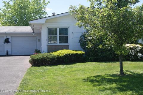 39 Blake Cir, Brick, NJ 08724 photo 1