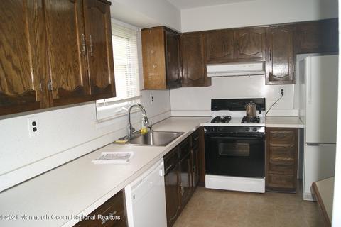 39 Blake Cir, Brick, NJ 08724 photo 5