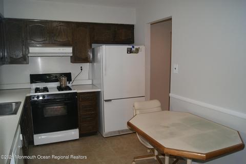 39 Blake Cir, Brick, NJ 08724 photo 4