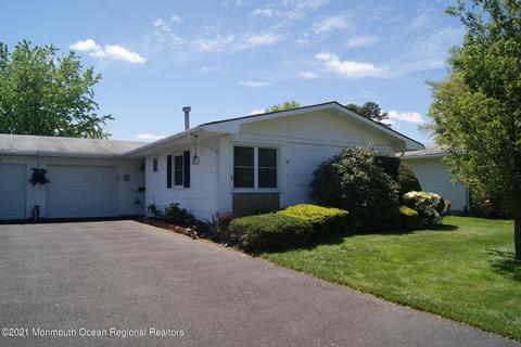 39 Blake Cir, Brick, NJ 08724 photo 2