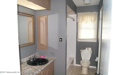39 Blake Cir, Brick, NJ 08724 photo 10