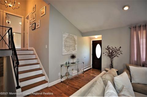 40 Albert Dr, Parlin, NJ 08859 photo 2