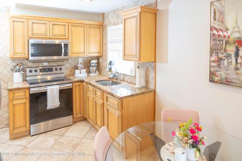65 E William St, Fords, NJ 08863 photo 5
